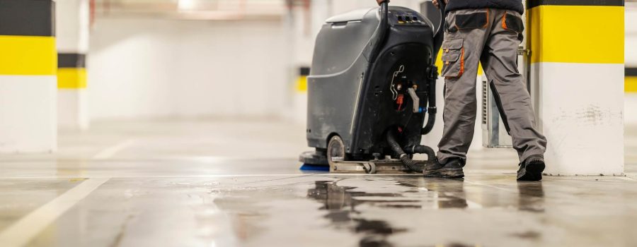 Jakie akumulatory zapewniają najdłuższą pracę maszyn czyszczących